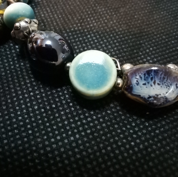 NWOT Peace Vibes ✌️Multicolor Pendant Choker Necklace, Very Colorful Stones. - Picture 4 of 11
